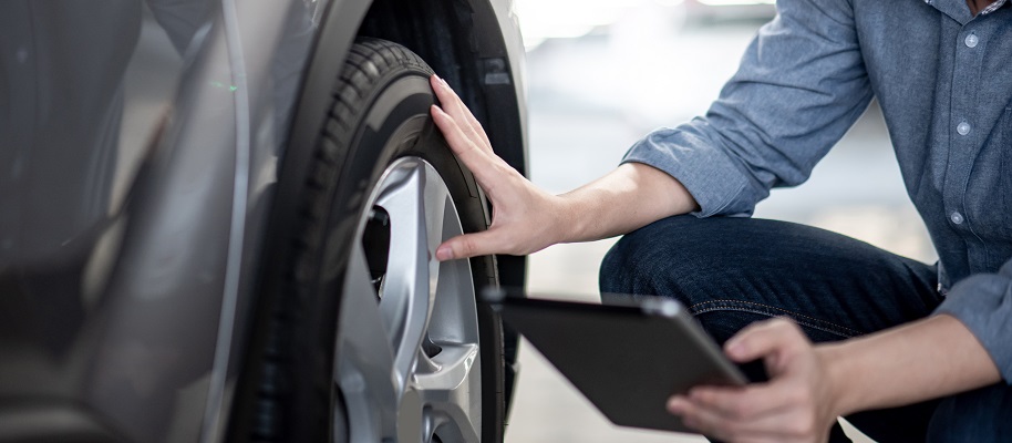 vehicle inspection checking tyres